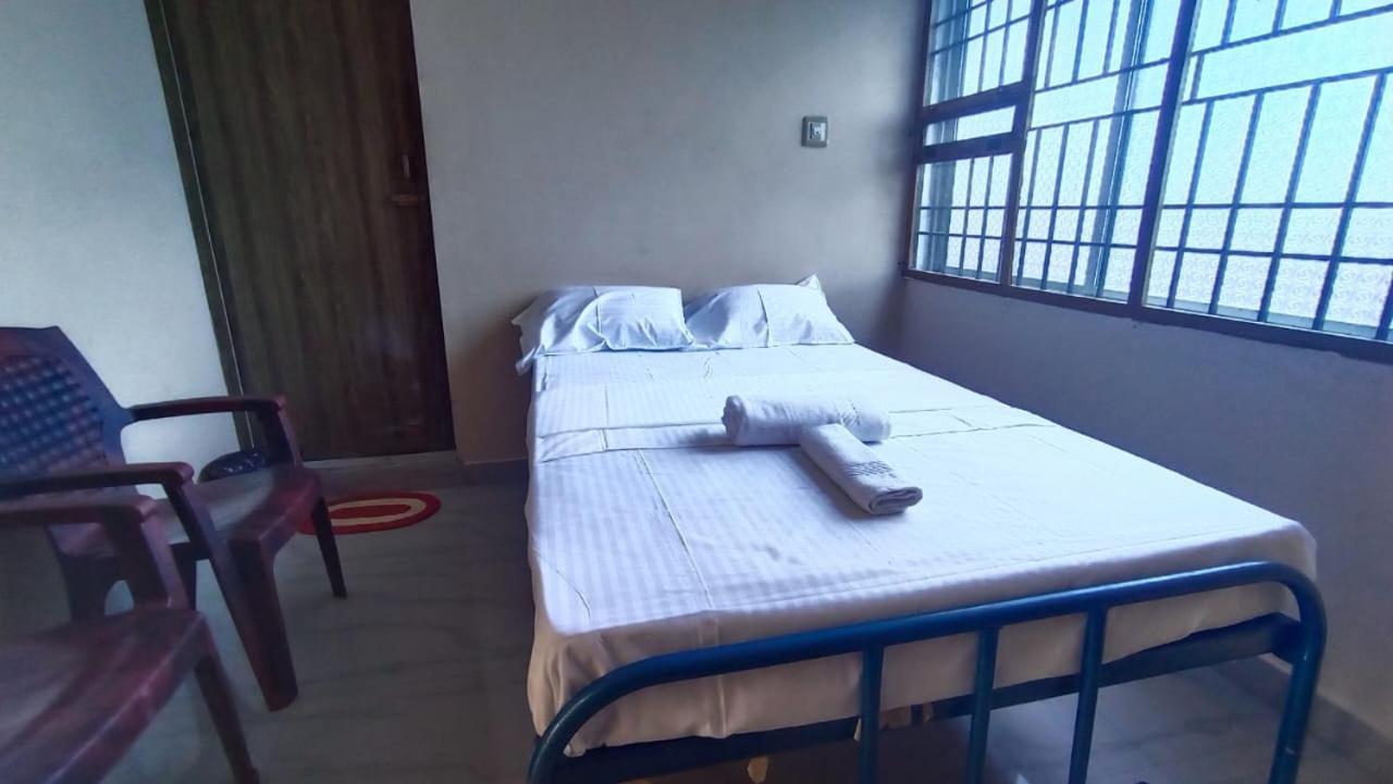 Thiru Arunai Guest House Tiruvannāmalai Exteriör bild