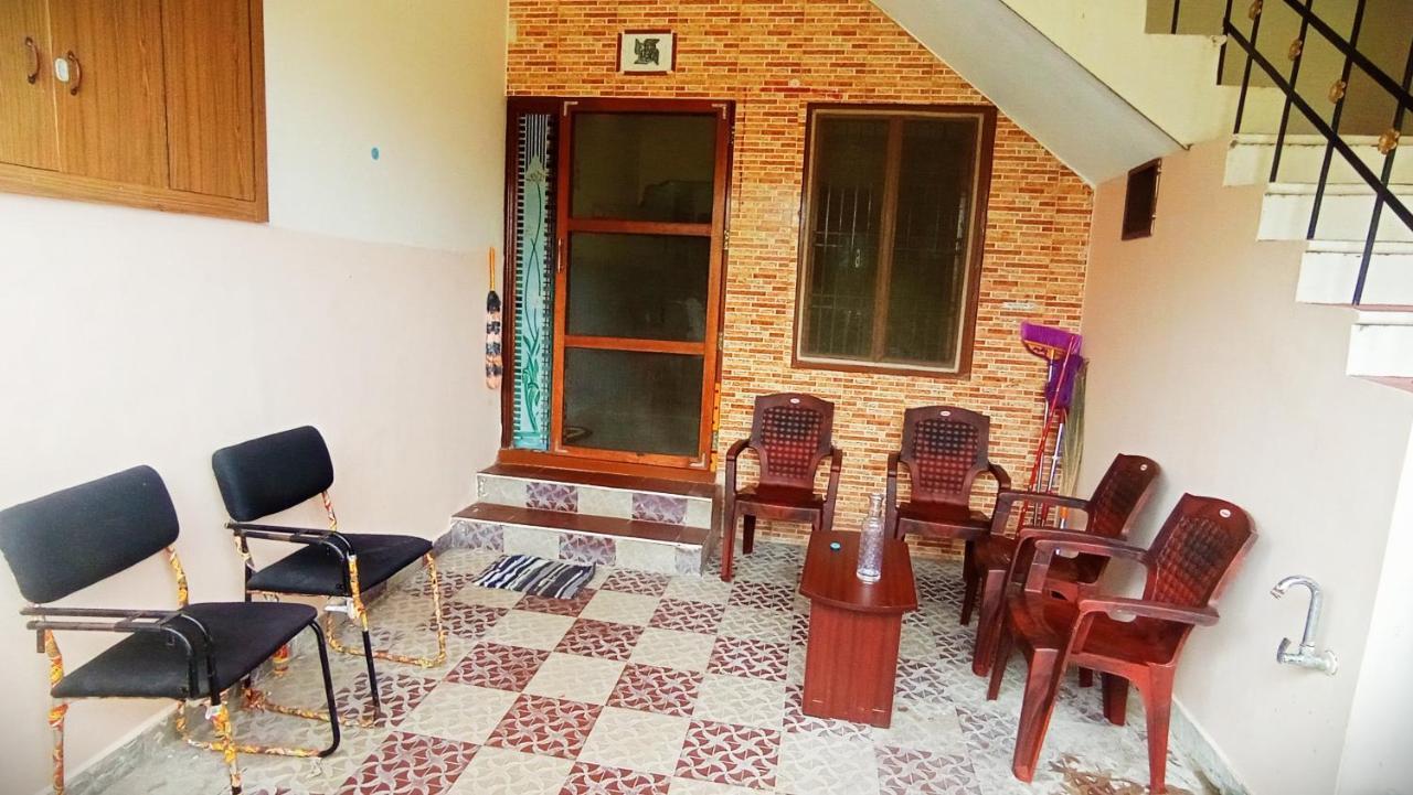 Thiru Arunai Guest House Tiruvannāmalai Exteriör bild